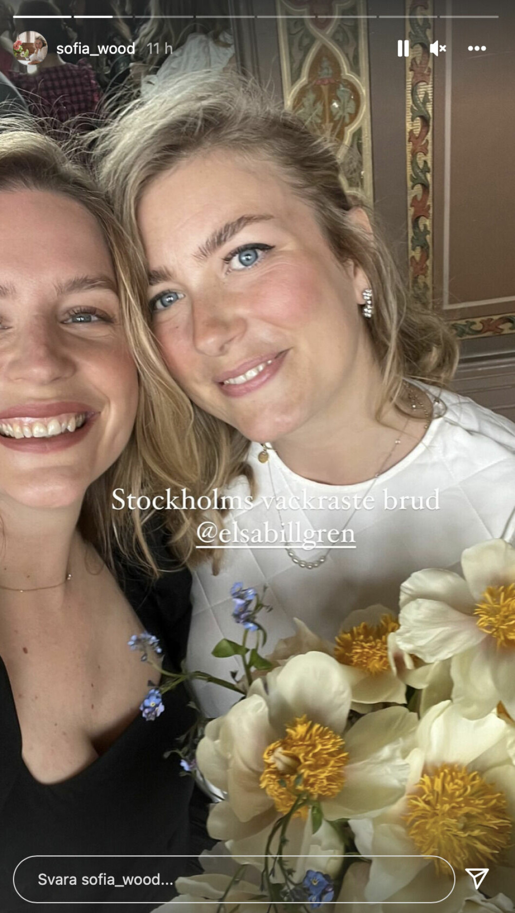 Sofia Wood hyllade sin vän Elsa med en selfie. sofia wood och elsa billgren