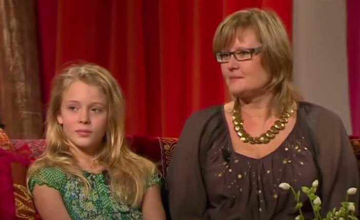 Zara Larsson med sin mamma 2009.