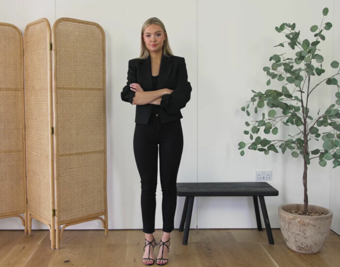 Lydia Tomlinson tycker det är bättre att blanda in oversize-plagg för att se modern ut.