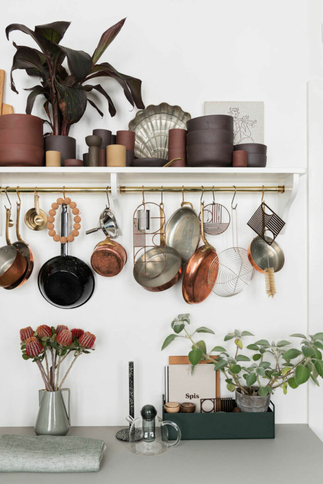 Foto: Ferm living Trendigt i köket: Växter och snäckformer