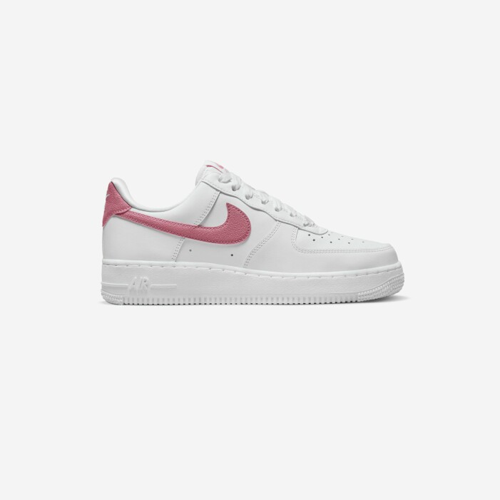 Ikoniska Air Force 1 från Nike. Den ikoniska modellen Air Force 1 från Nike.