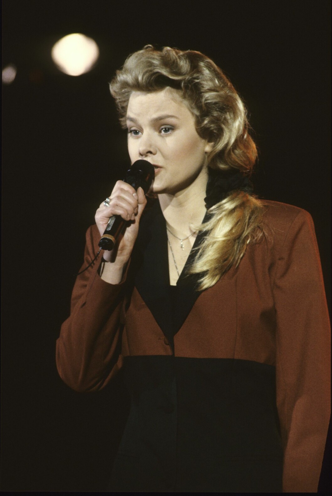 Sofia Källgren vid Melodifestivaluttagningen 1990.