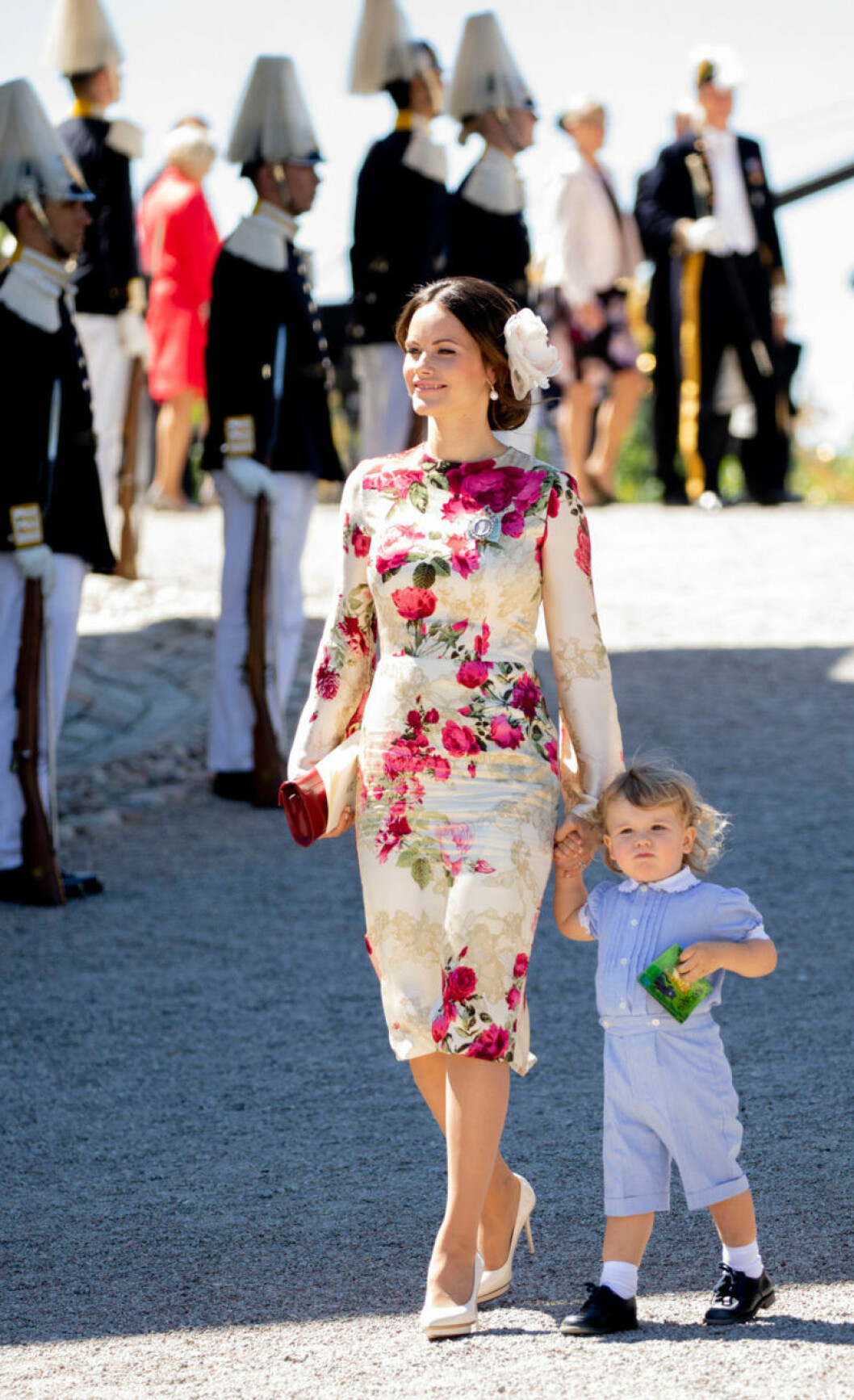 Prinsessan Sofia i vackra benvita pumps från Charlotte Olympia.