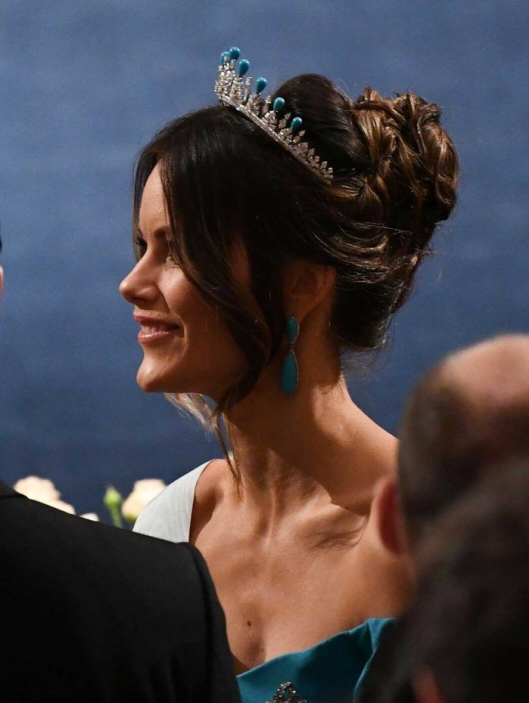 Prinsessan Sofia i sin privata tiara, men nu toppad med turkoser. Prinsessan Sofia på Nobel 2019.