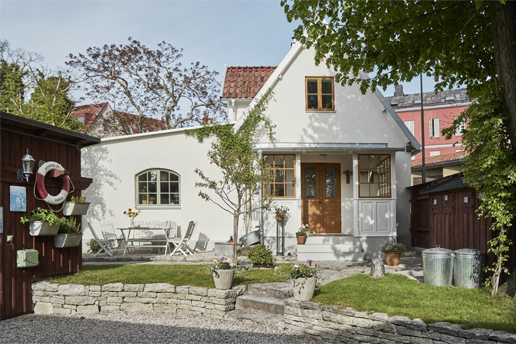 Foto: <a href="https://www.instagram.com/emmajonssondysell/" target="_blank" rel="noopener">Emma Jönsson Dysell</a> Vacker sommarhus i Visby på Gotland