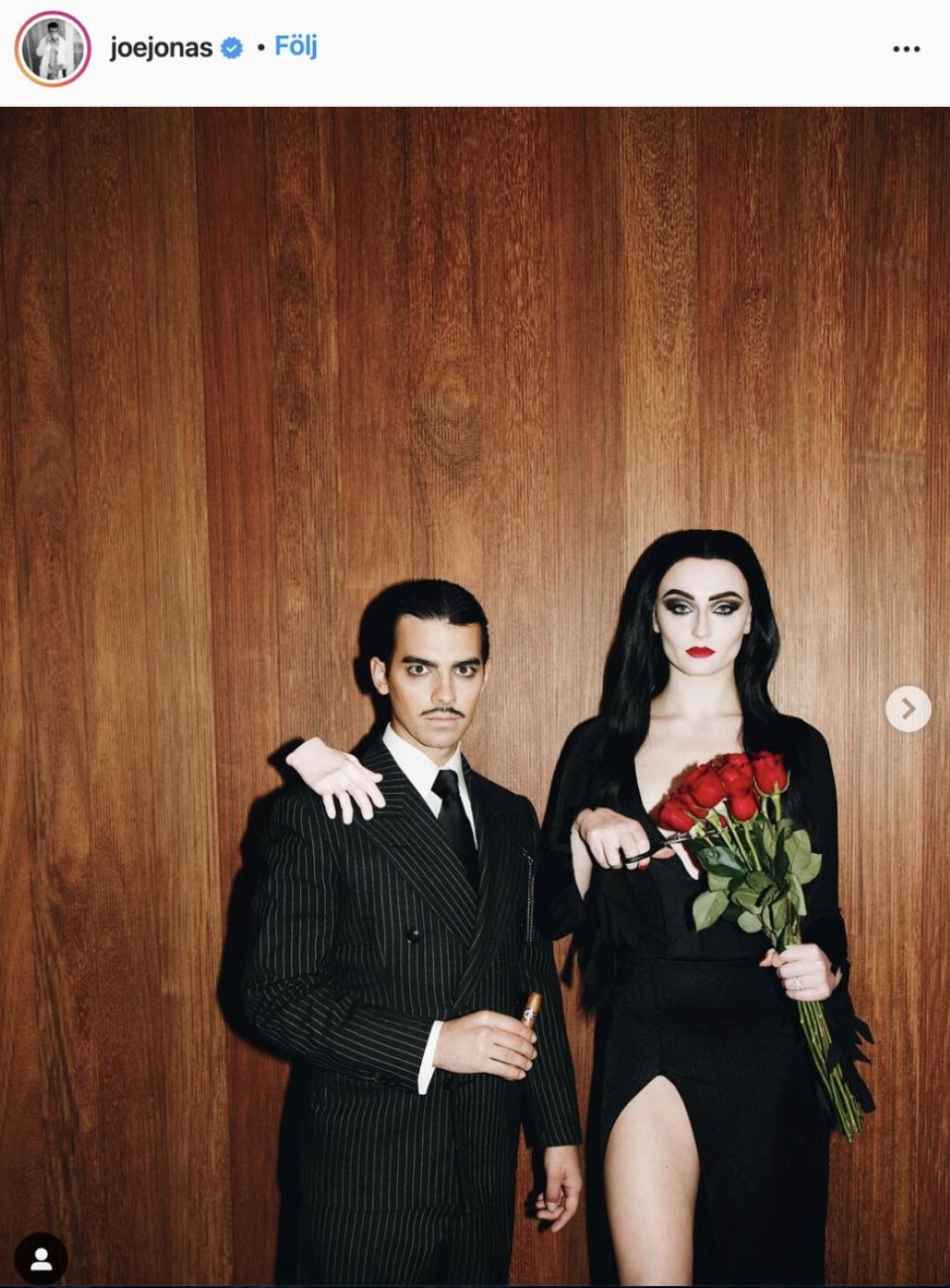 Joe Jonas och Sophie Turner som Morticia och Gomez Addams