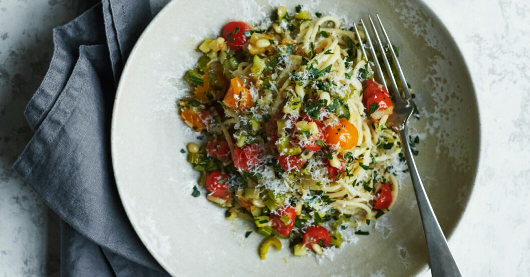 Spaghetti sugo verdure recept, vardagsrätt, vegetarisk pasta.