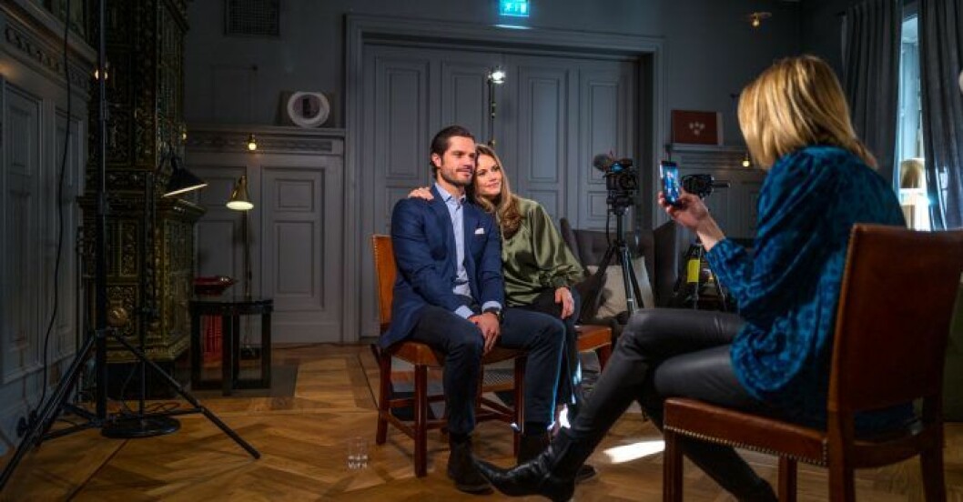 Bakom kulisserna under inspelningen. Bakom kulisserna under inspelningen.