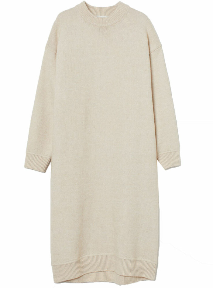 beige stickad klänning