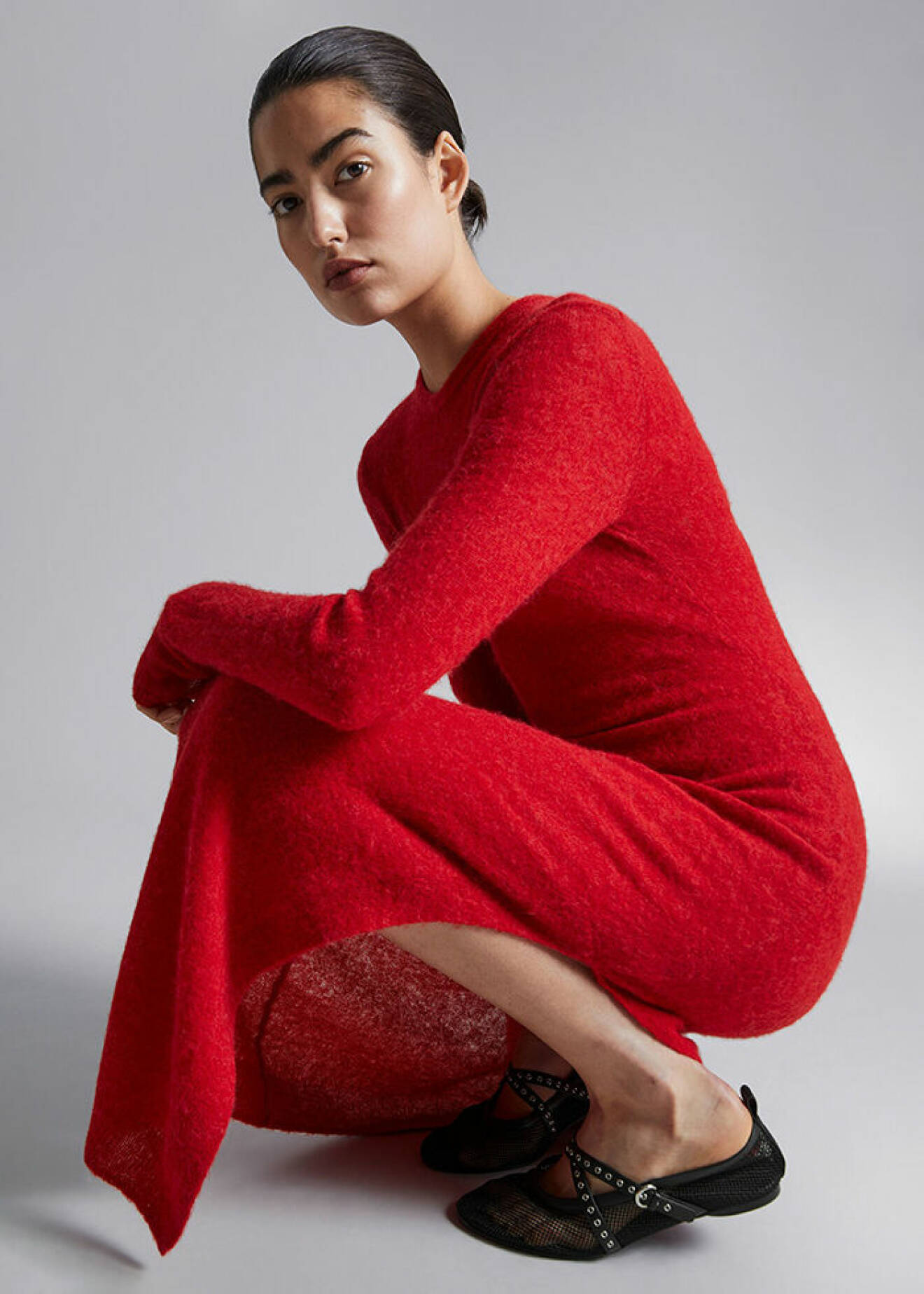 Lång stickad röd klänning till julafton från &amp; Other Stories