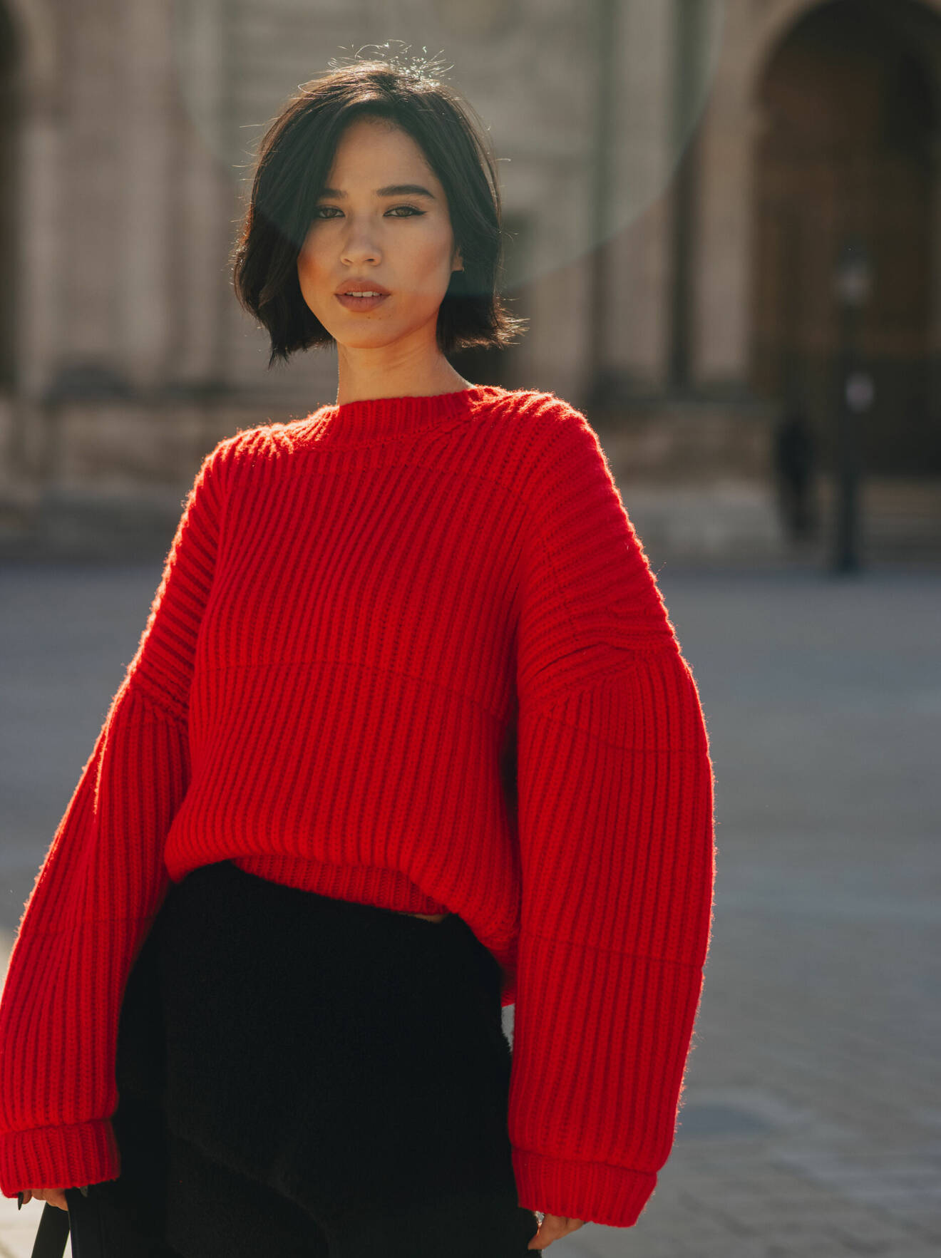 Röd stickad tröja i trendig oversized modell.