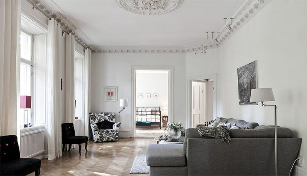 <a href="http://www.bjurfors.se/sv/tillsalu/vastra-gotaland/goteborg/vasastaden/vastergatan-22/" target="_blank">Västergatan 2 via Christian Warberg/Bjurfors</a>. Foto: SE360 stuckaturer inspiration 5