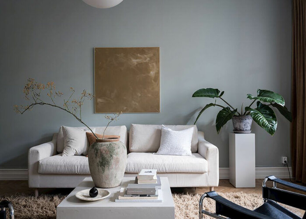 Låt detaljerna vara få och plocka bort de mest personliga. Foto: Alen Cordic Styling: Greydeco för <a href="https://www.instagram.com/bjurfors_goteborg/?hl=sv" target="_blank" rel="noopener">Bjurfors</a>/mäklare: Josefin Liedholm Fin skandinavisk homestyling inför försäljning av Greydeco