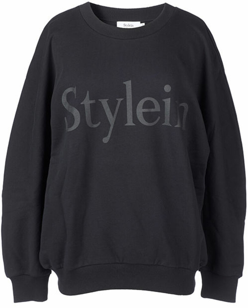 svart hoodie stylein