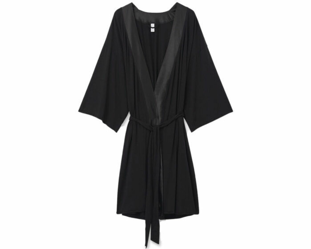 Svart kimono i satin