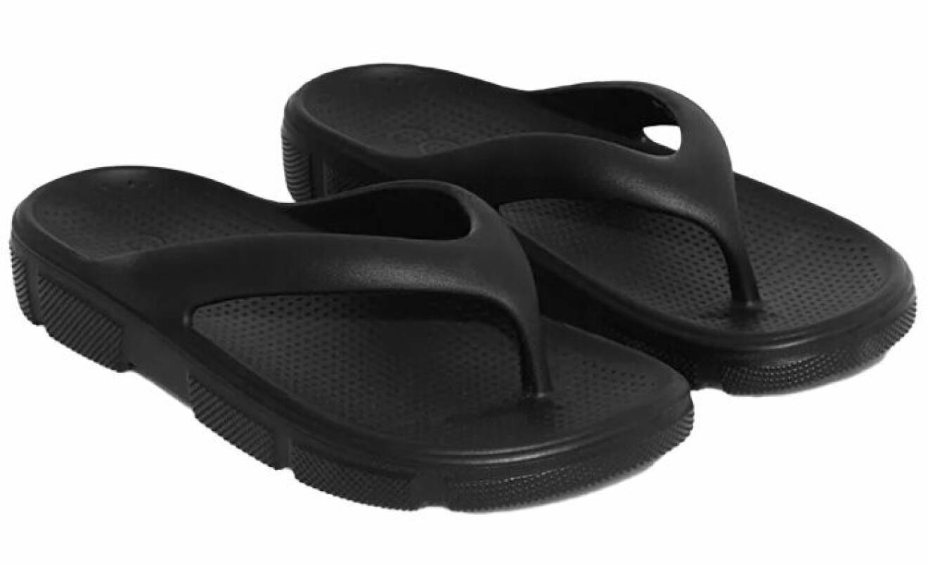 svarta flipflop sandaler från cos