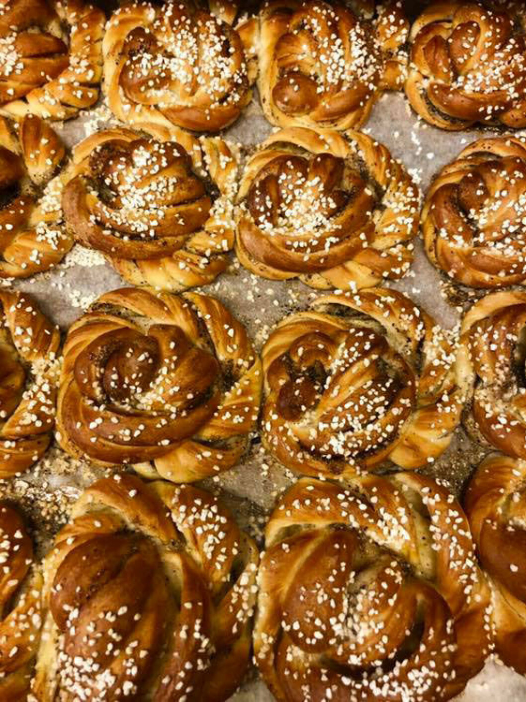 Bullar i långa rader från Sylvis döttrar på Fårö. Bullar i långa rader från Sylvis döttrar.