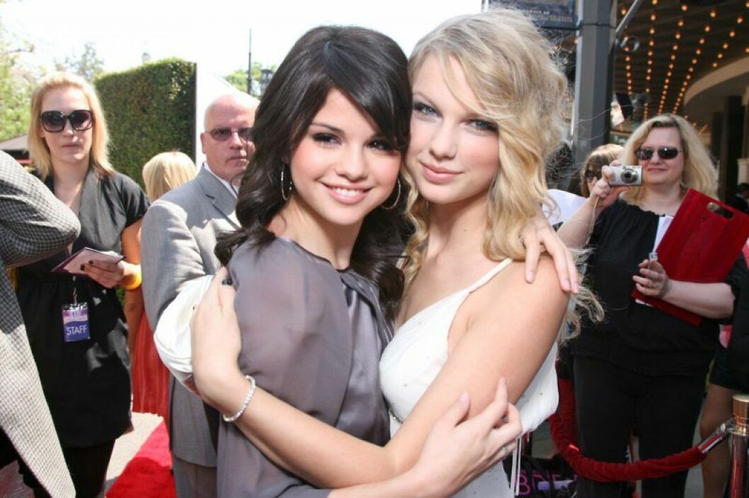 Goda vännerna Taylor Swift och Selena Gomez 2008. Taylor Swift och Selena gomez 2008