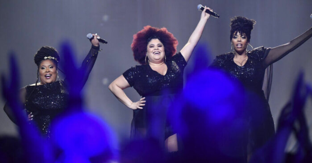 The Mamas framför sitt bidrag under Melodifestivalens final 2020 i Friends arena.