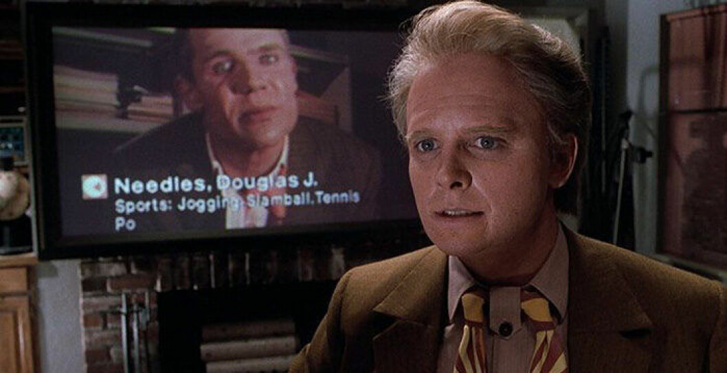 Michael J Fox framför platt skärm