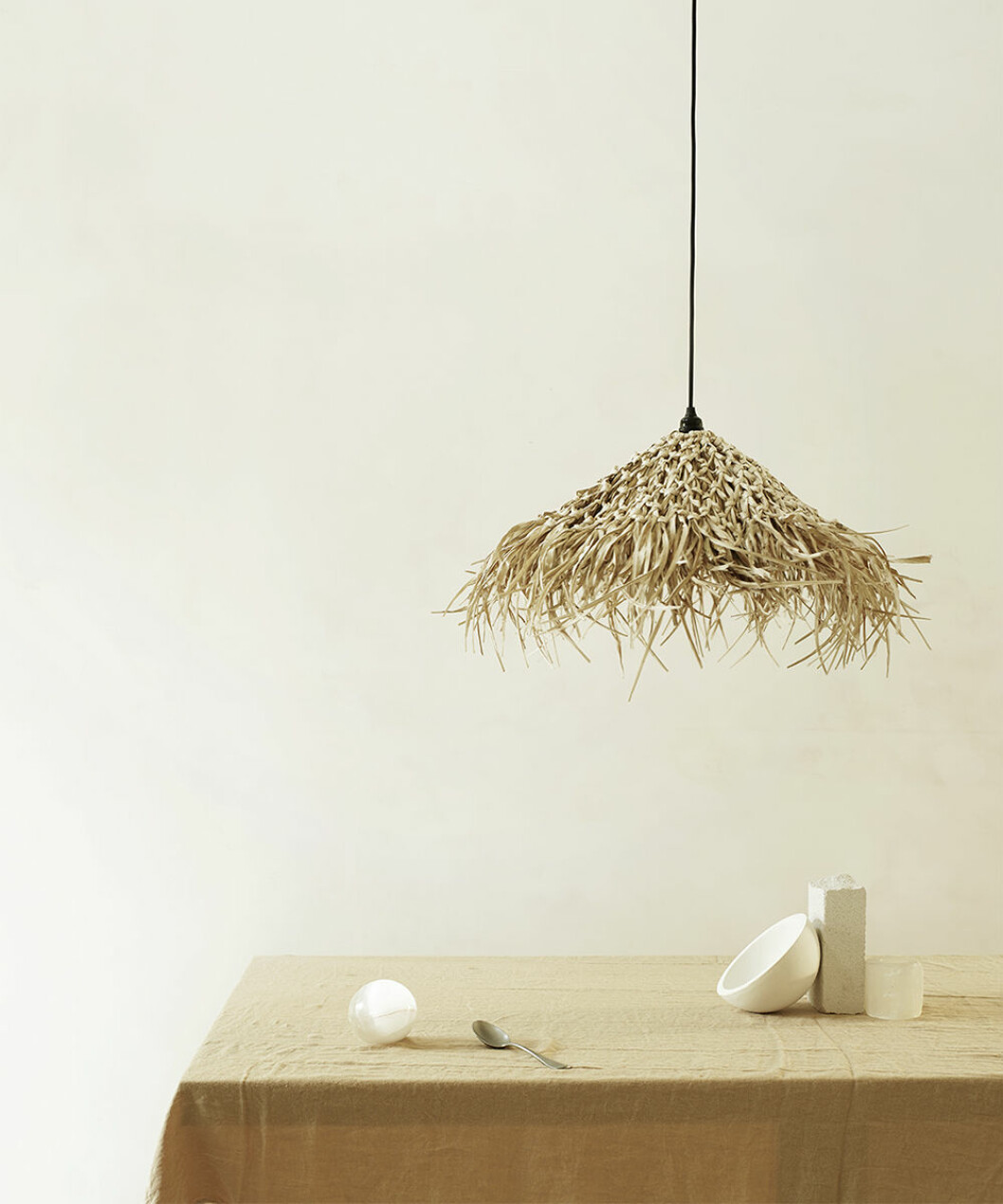 Foto: Tine K Home Lampa i naturmaterial från Tine K Home