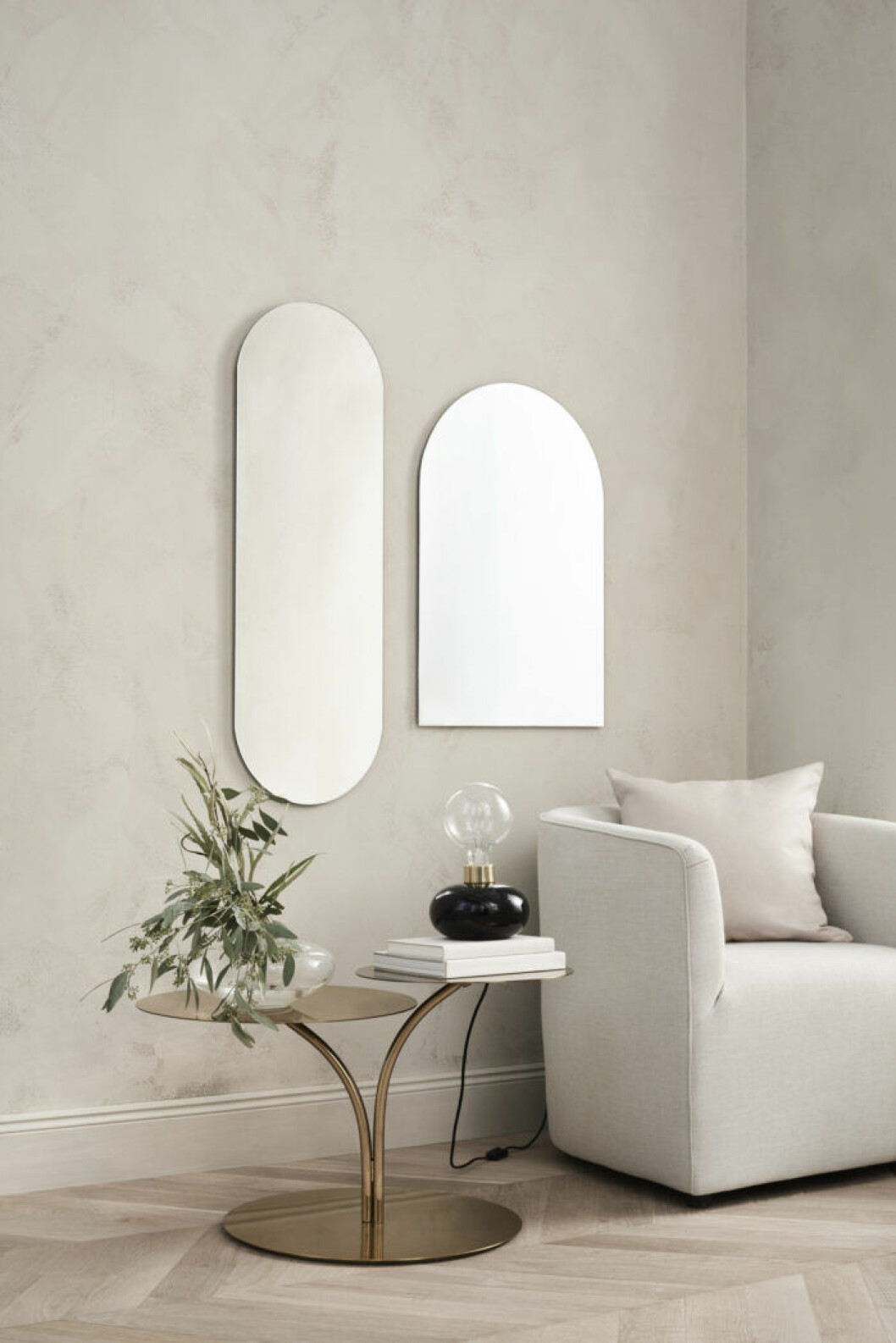 Foto: H&M home Detaljer i svart glas är en trend i sommar