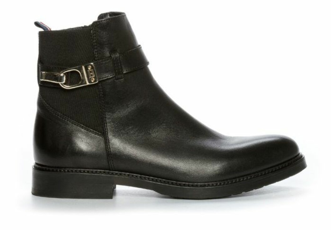 <a href="https://feetfirst.se/tommy-hilfiger-holly-buckle-svarta-303286">Klassiker</a>, 1 699 kr, Tommy Hilfiger/Nilson Shoes. boots-tommy-hilfiger-nilson-shoes