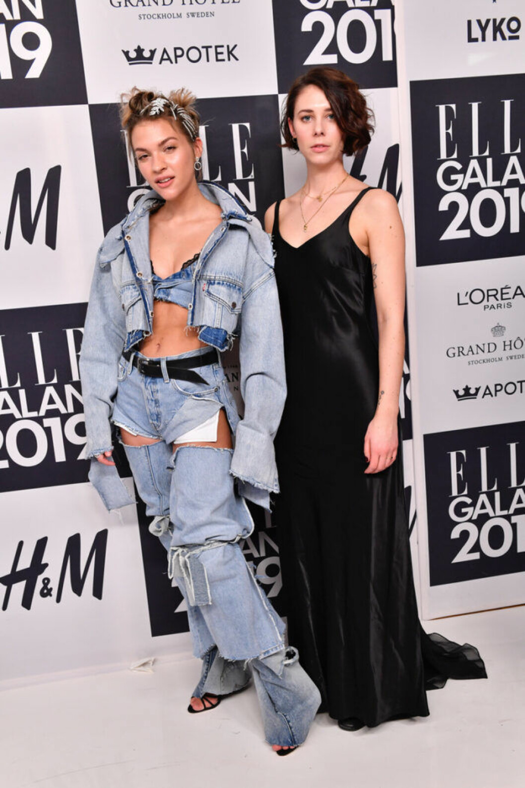 tove Styrke med sällskap ELLE-galan