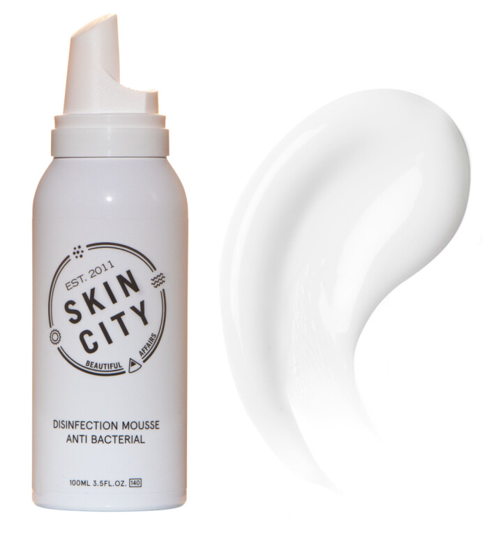 Disinfection Mousse från Skincity och Nourish Hand Mask från Reserol.
