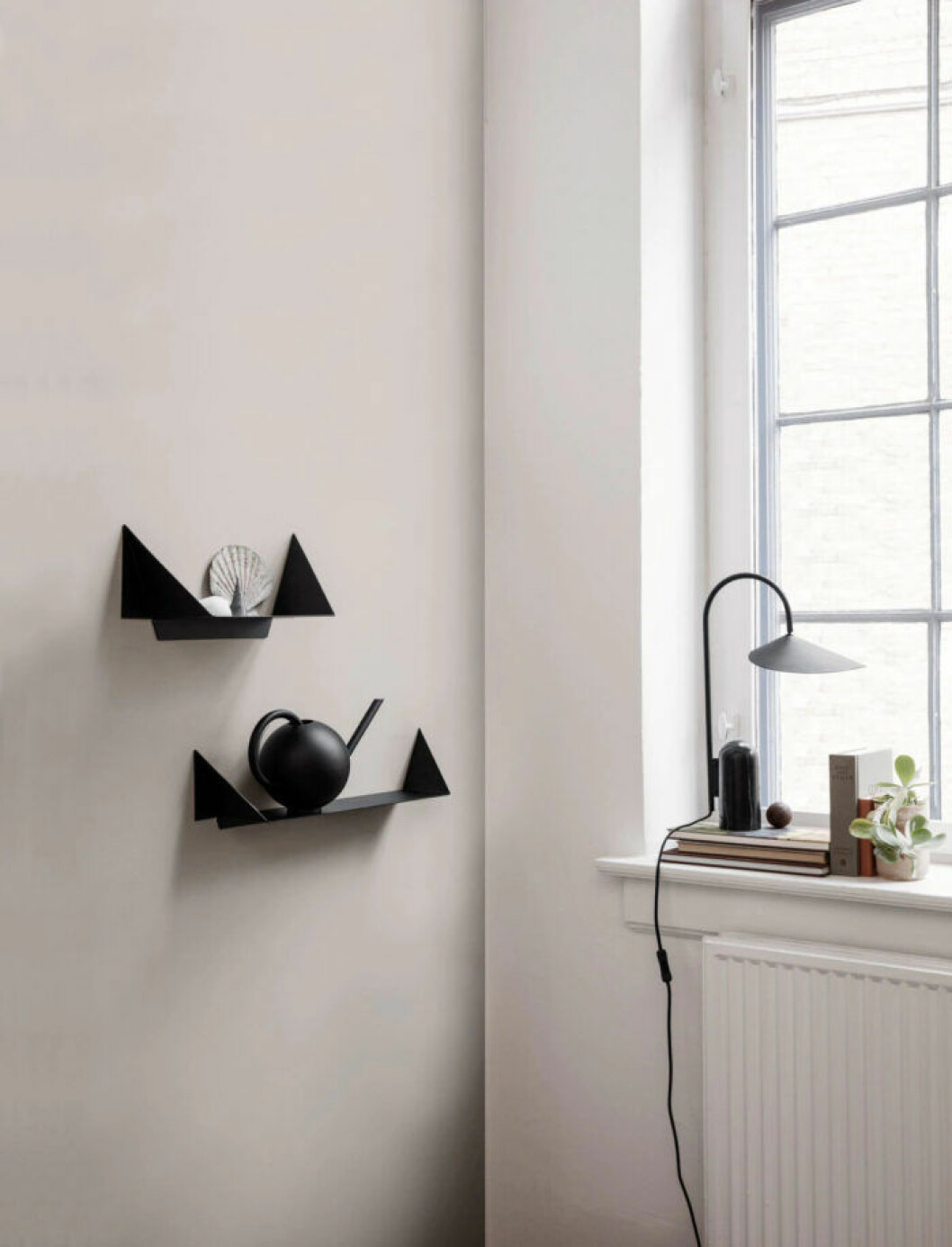 Foto: Ferm living Trendig skulptural vägghylla
