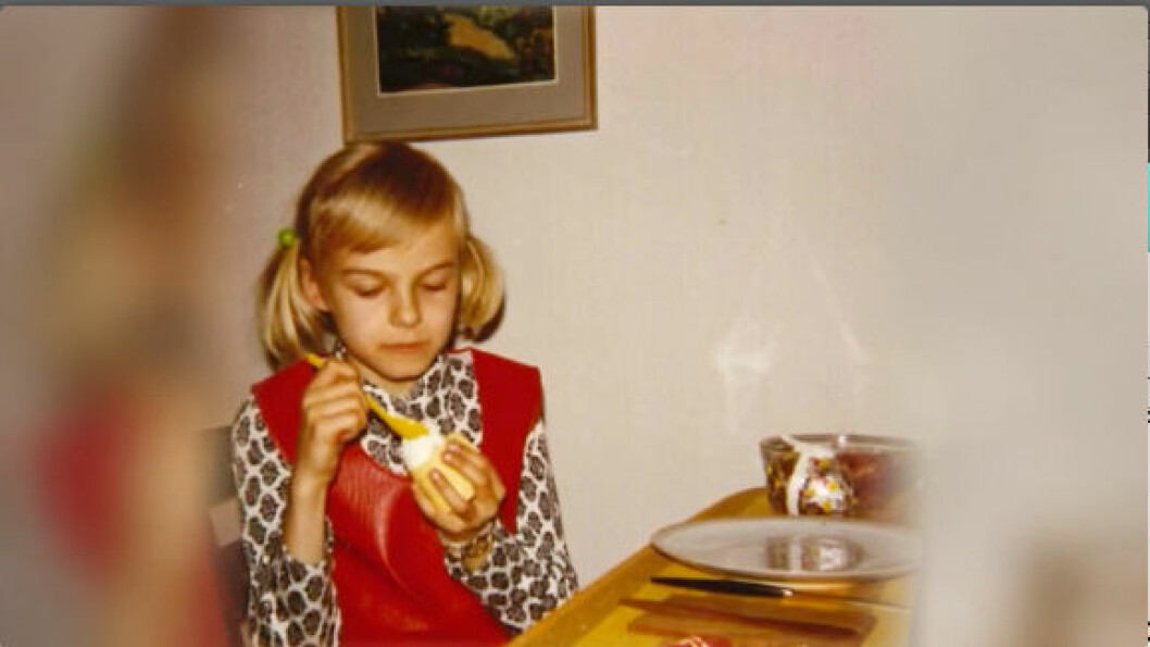 Kajsa Ernst fick redan tidigt lära sig att täcka upp för sin mammas alkoholism. Hon blev medberoende, berättar hon i <em>Stjärnorna på slottet</em>. Foto: SVT Kajsa Ernst i Stjärnorna på slottet