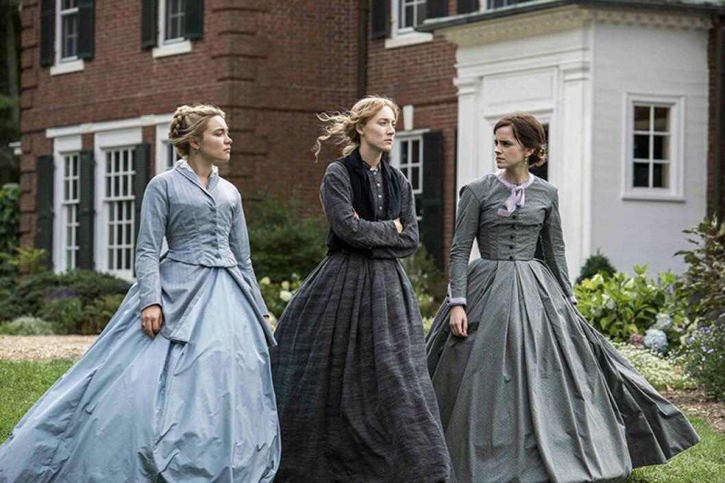 Louisa May Alcotts succéroman från 1868 filmatiserades på nytt 2019, den här gången av Greta Gerwig. En bild från filmen Unga kvinnor med bland andra Emma Watson.