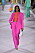 Starka färger på vårens catwalk hos Versace.