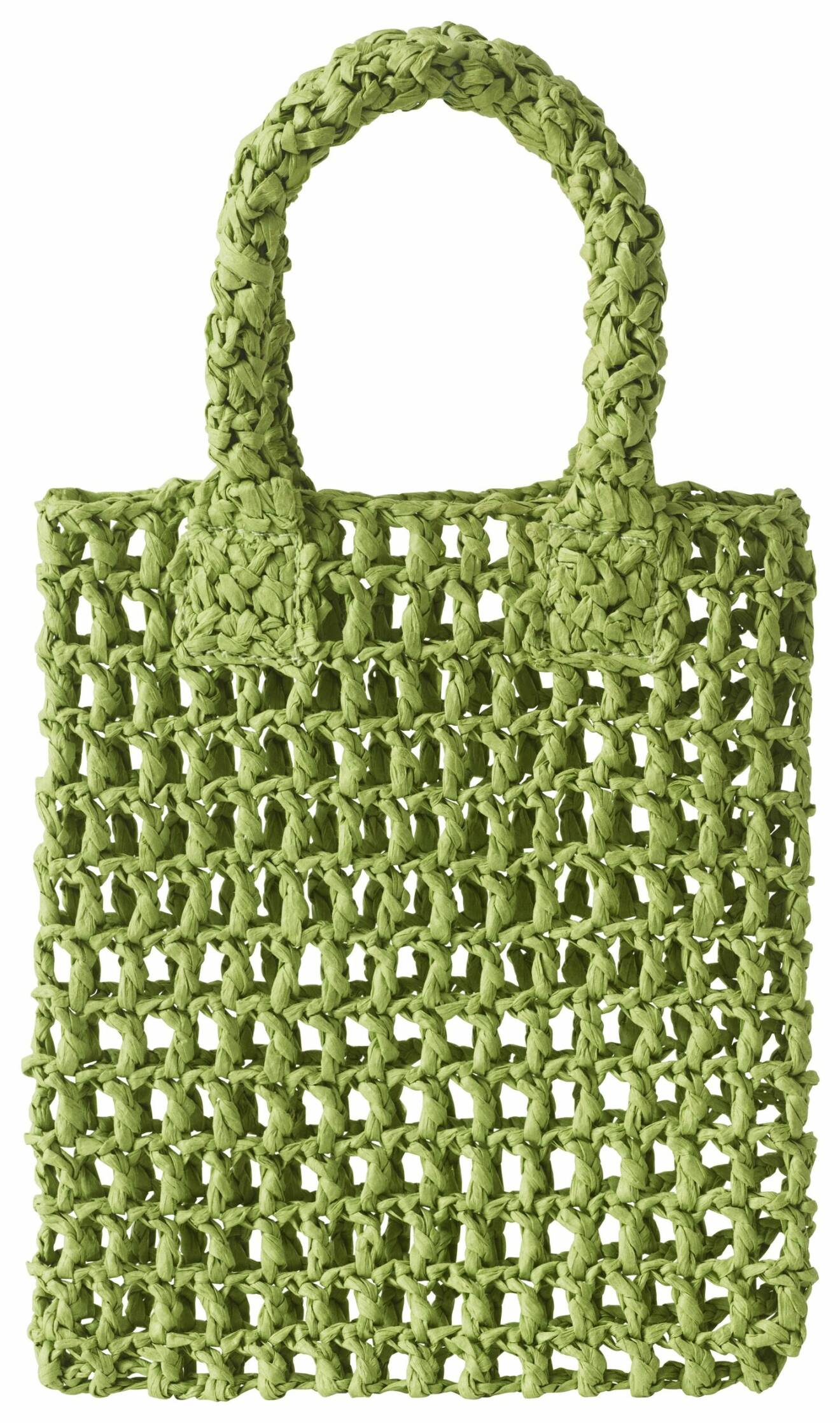 Grön stråväska från H&amp;M.