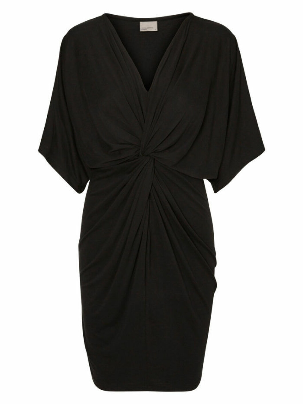 <a href="http://www.veromoda.se/vero-moda/dresses/vmalan-ss-wrap-dress-nfs/10167705,sv_SE,pd.html?dwvar_10167705_colorPattern=10167705_Black" target="_blank">Draperad</a>, 399 kr, Vero Moda. svart-klanning-vero-moda