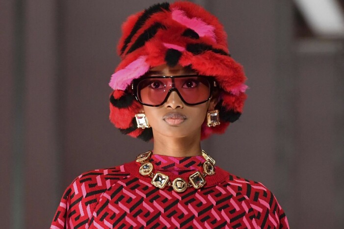 Versace Women Fall/Winter 2022-2023 collection. Versace Women Fall/Winter 2022-2023 collection.