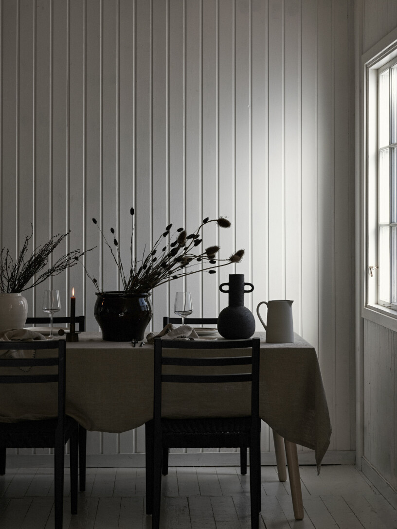 En duk på bordet gör det mysigare i hemmet. Foto: Ellos Home