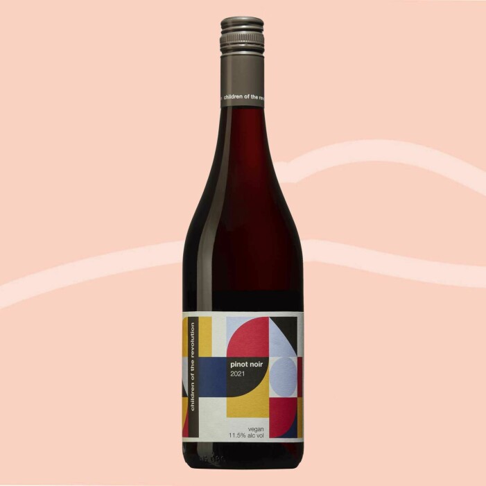 Otraditionellt vin som är veganskt, Children of the revolution, Pinot Noir 2021. Veganskt gott vin, Children of the revolution, Pinot Noir 2021.
