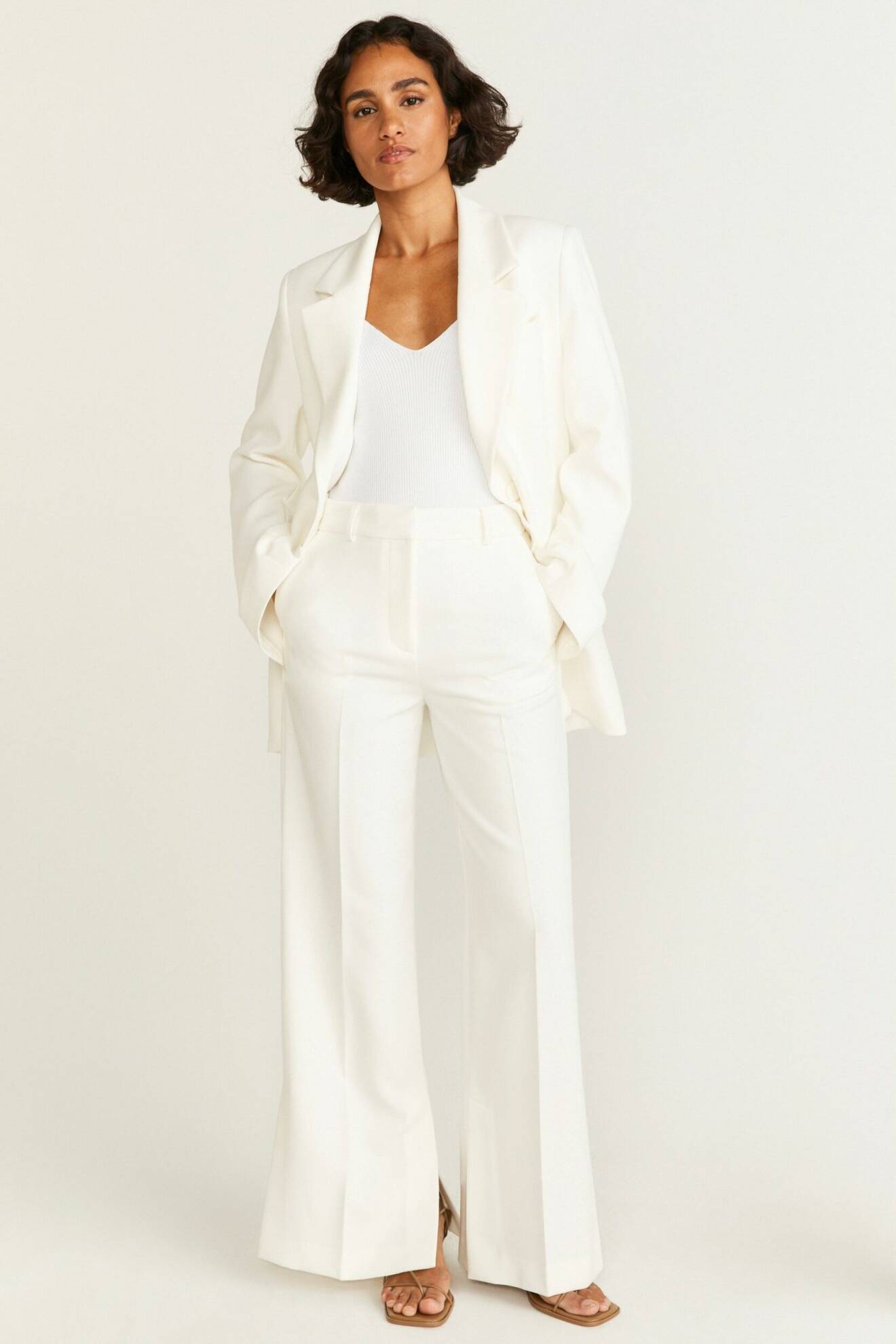 vit kostym för dam från stockh lm studio