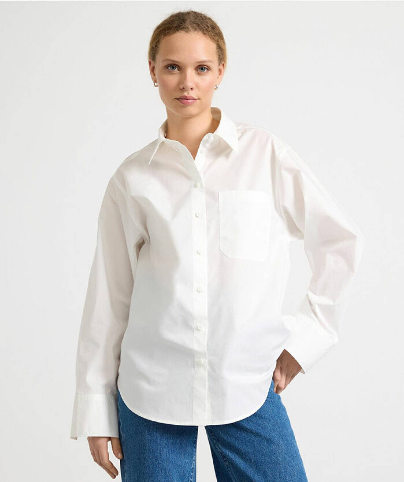 vit skjorta för dam från Lindex gjord i hållbar bomull