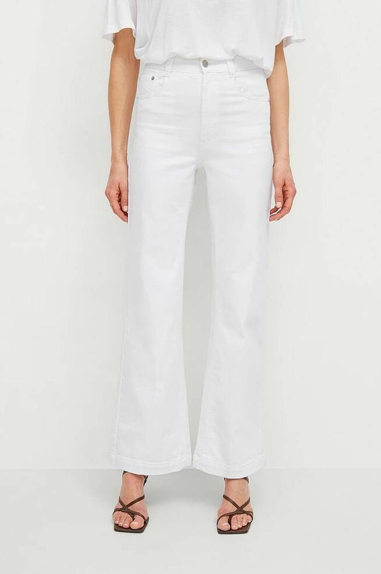 vita jeans med vida ben för dam från ellos collection