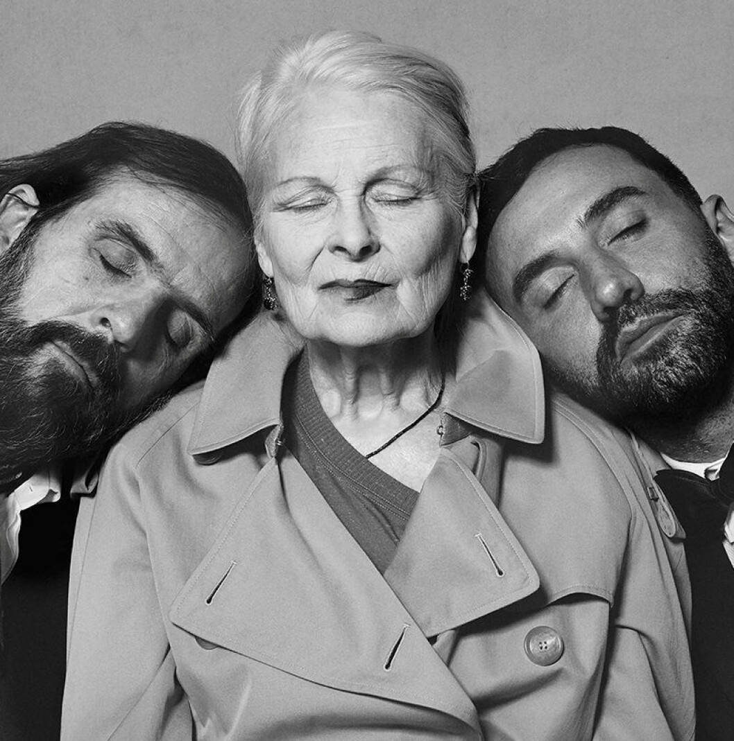 Vivienne Westwood flankerad av maken Andreas Kronthaler (t.v.) och Burberrys Riccardo Tisci. vivienne westwood familj