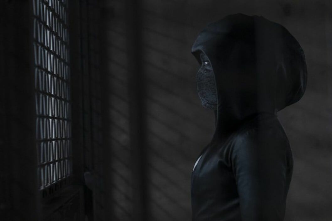 I tv-serien <em>Watchmen</em> lever jordens invånare bland superhjältar i en alternativ verklighet. En bild från tv-serien Watchmen, som har premiär på HBO den 21 oktober.