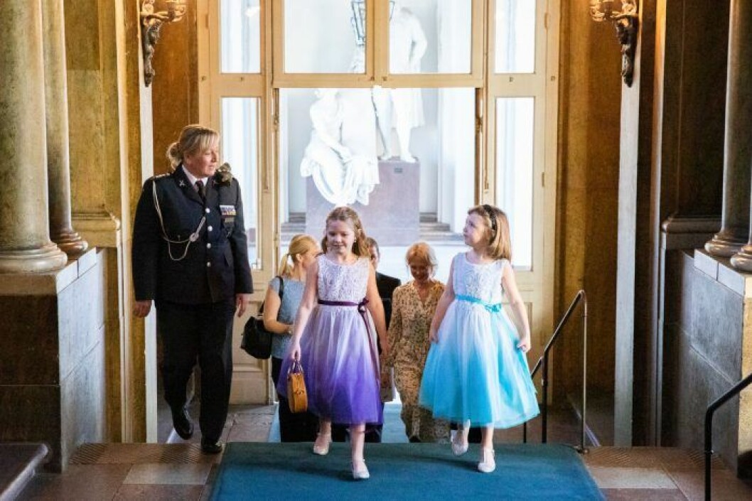 Emilia och hennes syster Maja fick ett kungligt mottagande. Min Stora Dag såg till att cancersjuka Emilia från Trelleborg fick komma till slottet och träffa kronprinsessan Victoria.