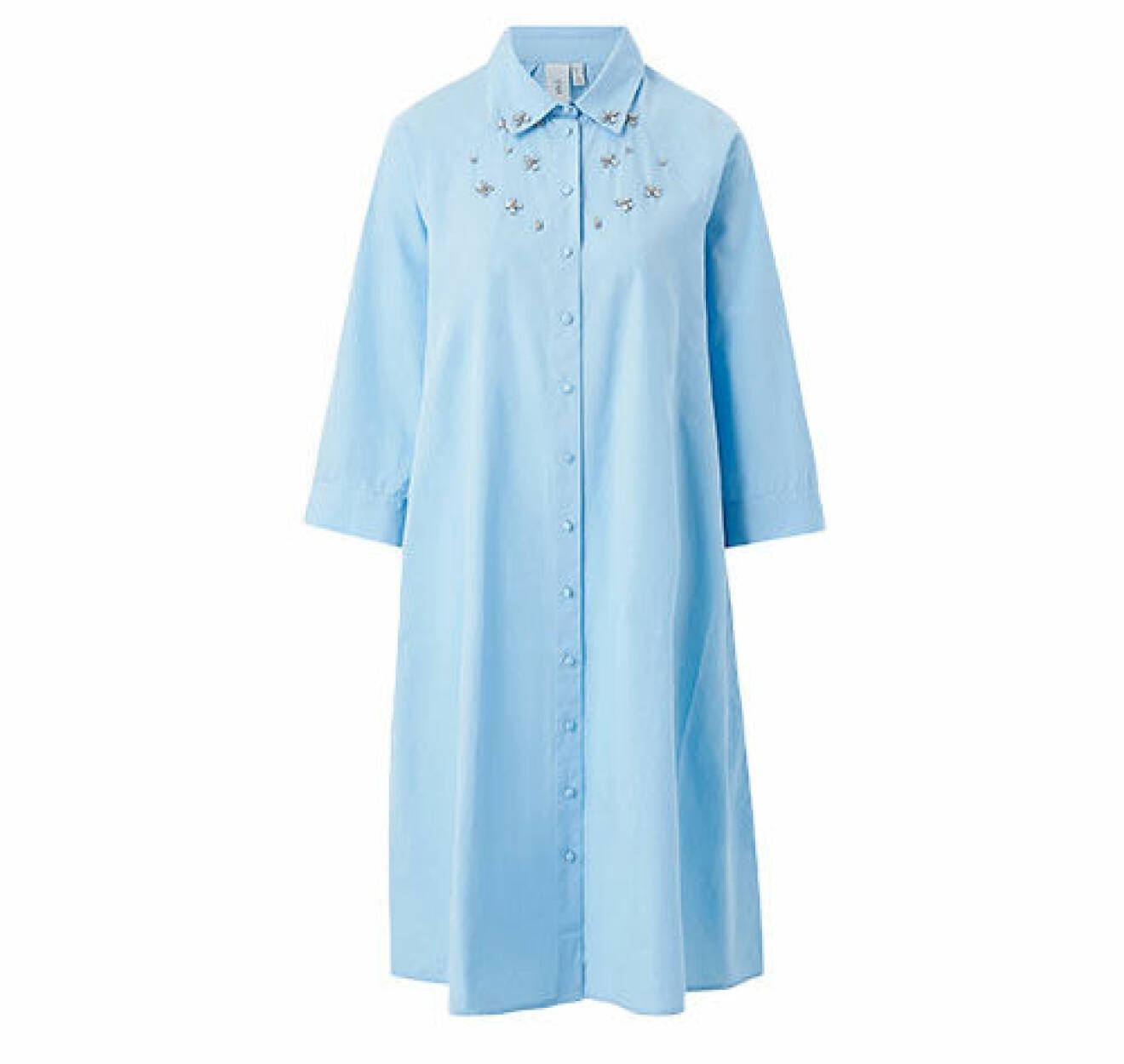 Ljusblå skjortklänning med knappar, krage och stenar från YAS