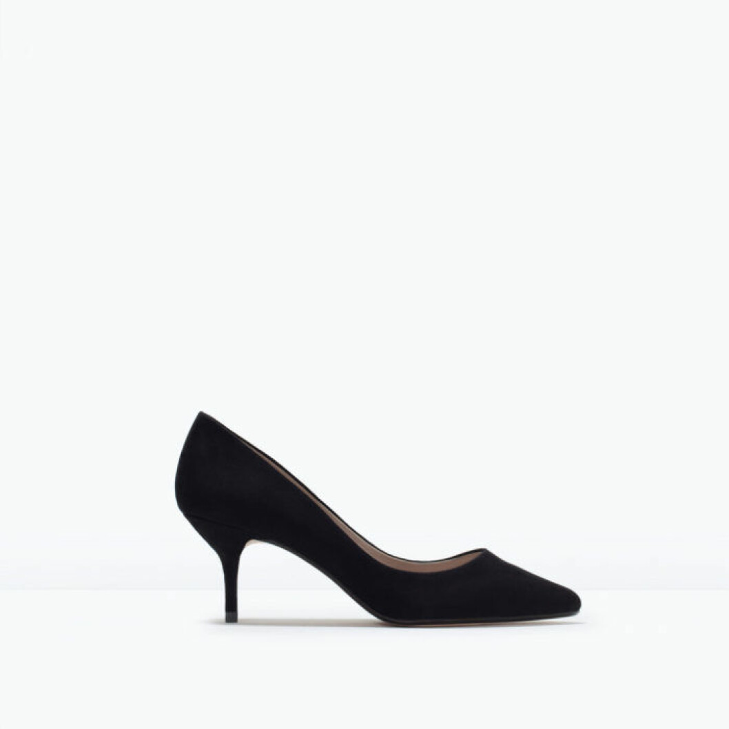<a href="http://www.zara.com/se/sv/skor-och-v%C3%A4skor/dam/skor/finsko-med-halvklack-c598019p2368352.html" target="_blank">Pumps</a> med halvklack, 399 kr, Zara. Pumps med halvklack